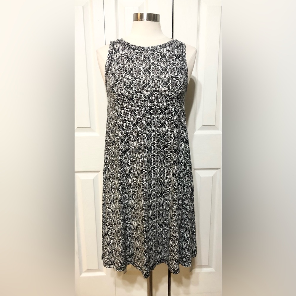 Loft Outlet Women’s Size Small Versatile Stretchy Pattern Soft ladies Dress
